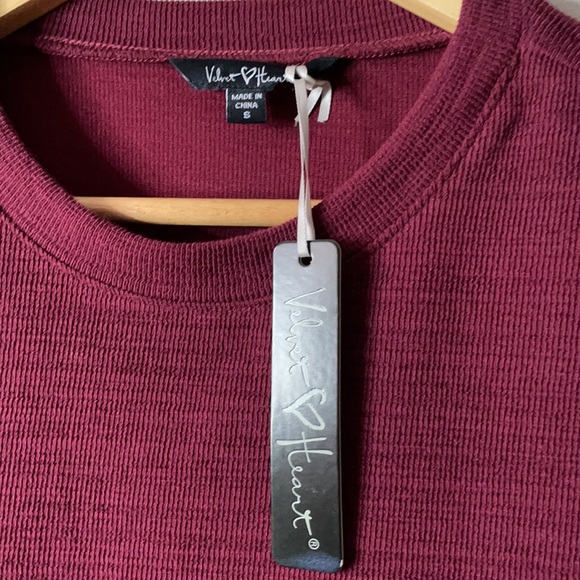 Velvet Heart Heathered Long Sleeve Crewneck Blouse - Picture 6 of 10